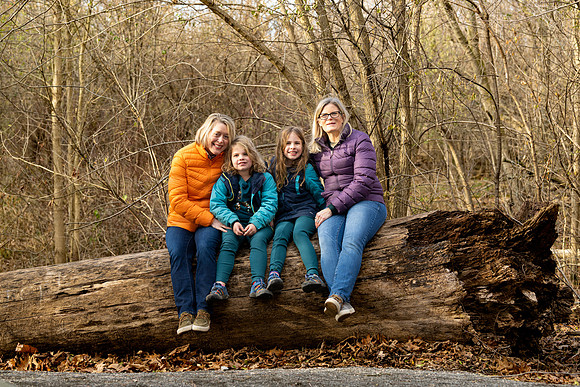 Elizabeth and Jen Family Portraits 2022-8