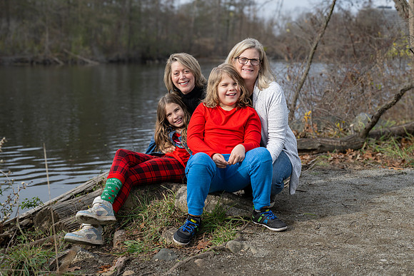Elizabeth and Jen Family Portraits 2024-19