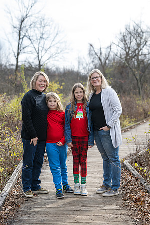 Elizabeth and Jen Family Portraits 2024-47