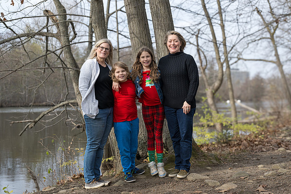 Elizabeth and Jen Family Portraits 2024-40