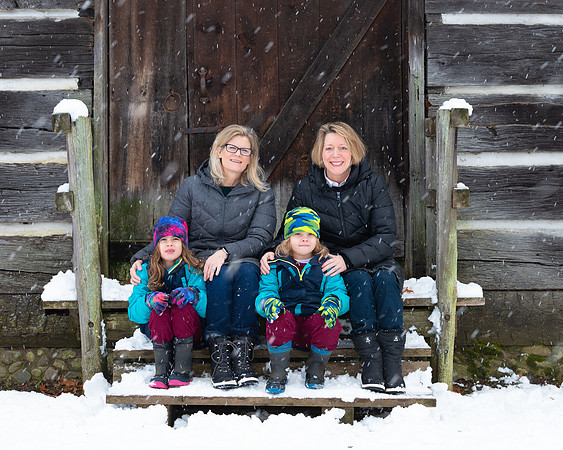 Elizabeth and Jen Family Portraits 2021 Pic-3