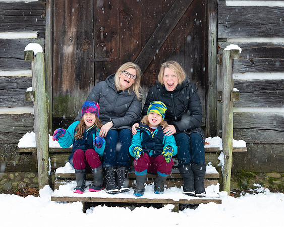 Elizabeth and Jen Family Portraits 2021 Pic-5