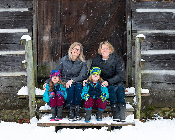 Elizabeth and Jen Family Portraits 2021 Pic-4