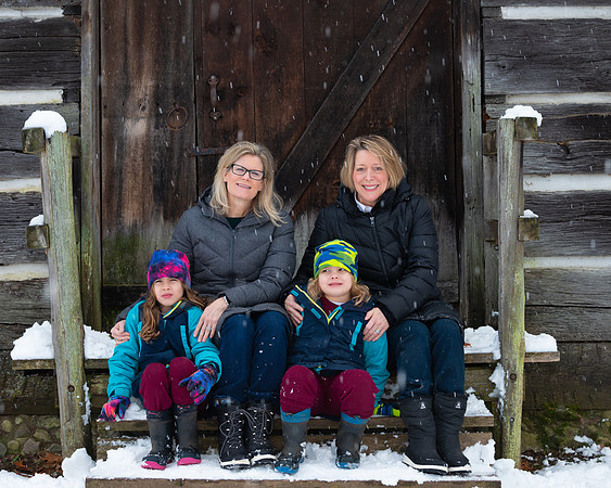 Elizabeth and Jen Family Portraits 2021 Pic-2