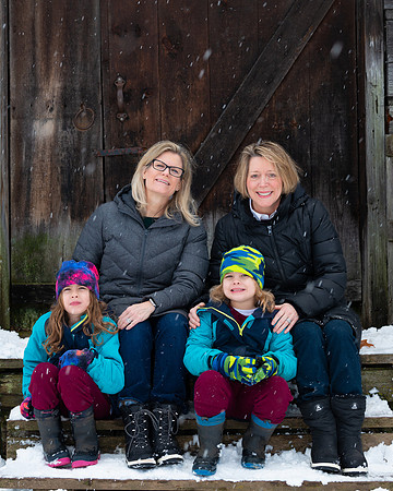 Elizabeth and Jen Family Portraits 2021 Pic-8