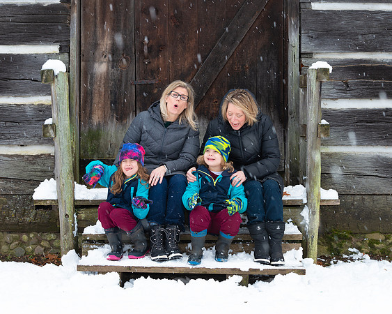 Elizabeth and Jen Family Portraits 2021 Pic-6