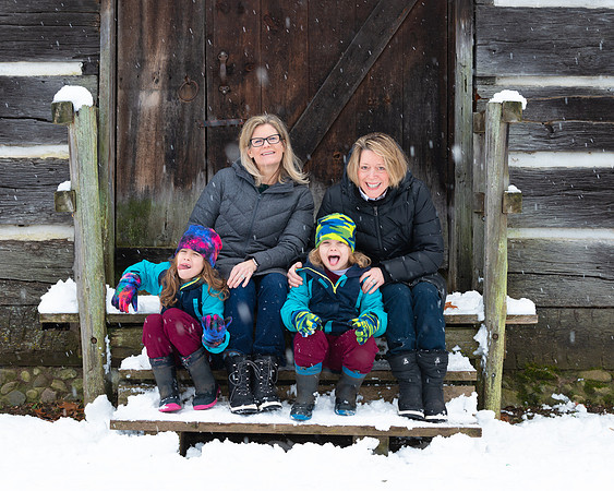 Elizabeth and Jen Family Portraits 2021 Pic-7