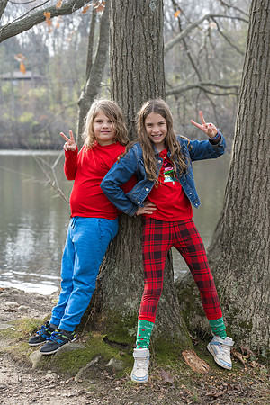 Elizabeth and Jen Family Portraits 2024-33