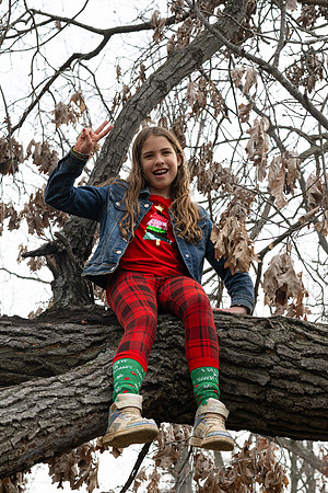 Elizabeth and Jen Family Portraits 2024-12