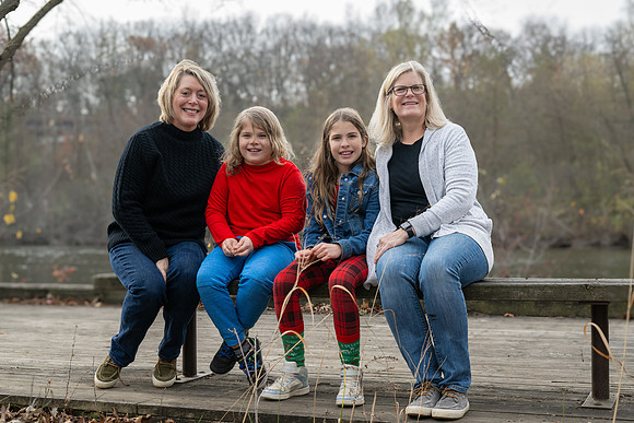 Elizabeth and Jen Family Portraits 2024-14